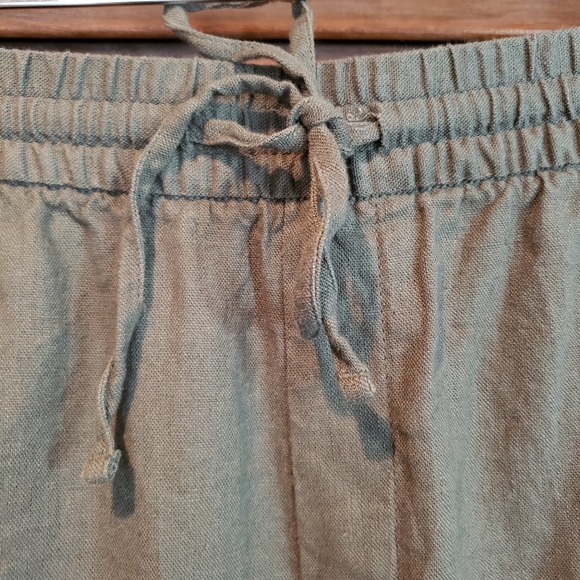 Banana Republic Cropped Pants - Picture 5 of 13